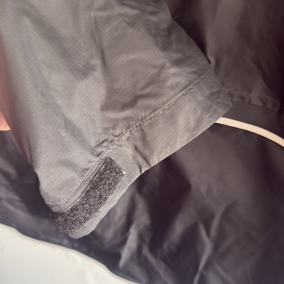 Nike Rain Jacket - Picture 12 of 12